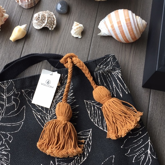 🥝Volcom🥝 - Picture 2 of 7